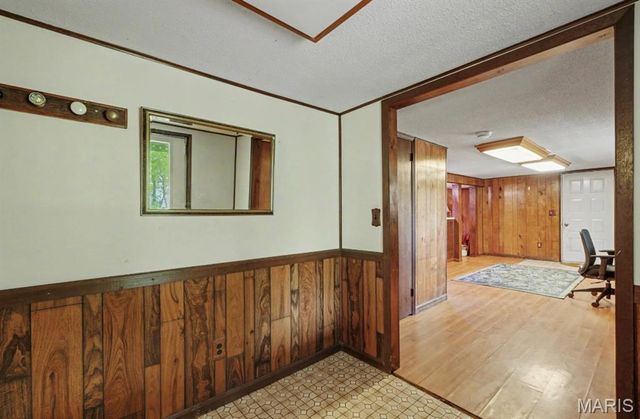 559 Brush Creek Road, St Clair, MO 63077