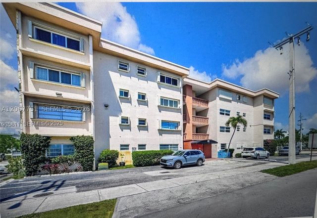 410 SE 2nd St 223, Hallandale Beach, FL 33009