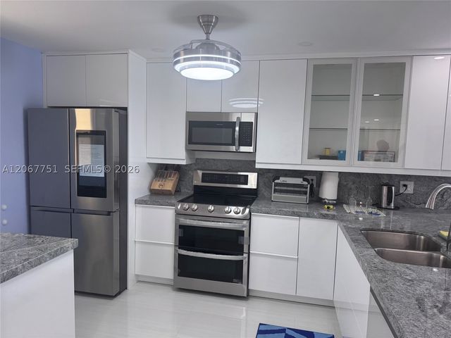 410 SE 2nd St 223, Hallandale Beach, FL 33009