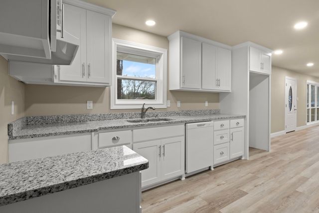 303 Campbell Street, Daingerfield, TX 75638
