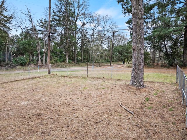 303 Campbell Street, Daingerfield, TX 75638