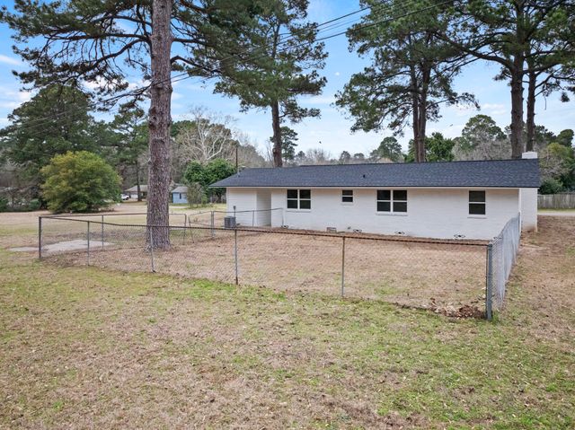 303 Campbell Street, Daingerfield, TX 75638