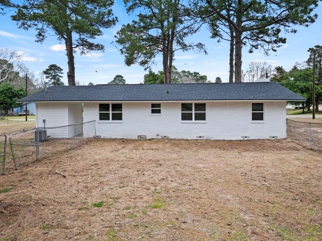303 Campbell Street, Daingerfield, TX 75638