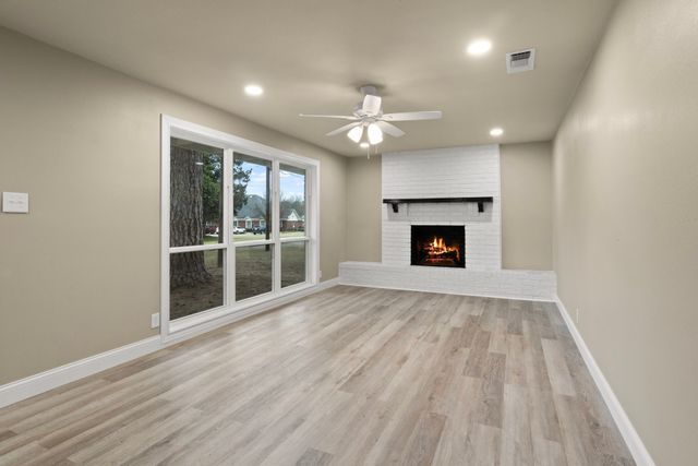 303 Campbell Street, Daingerfield, TX 75638