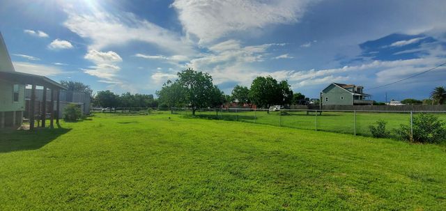LOT 45 & 46 BLK 39 18th Street, San Leon, TX 77539