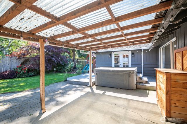 8906 35th Street W, University Place, WA 98466