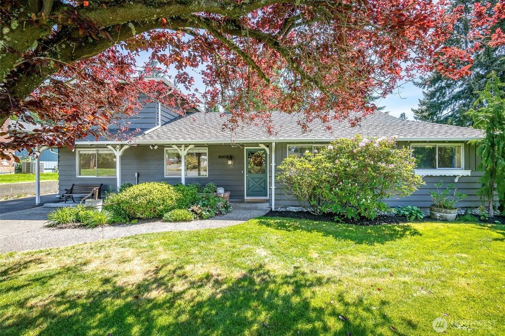 8906 35th Street W, University Place, WA 98466