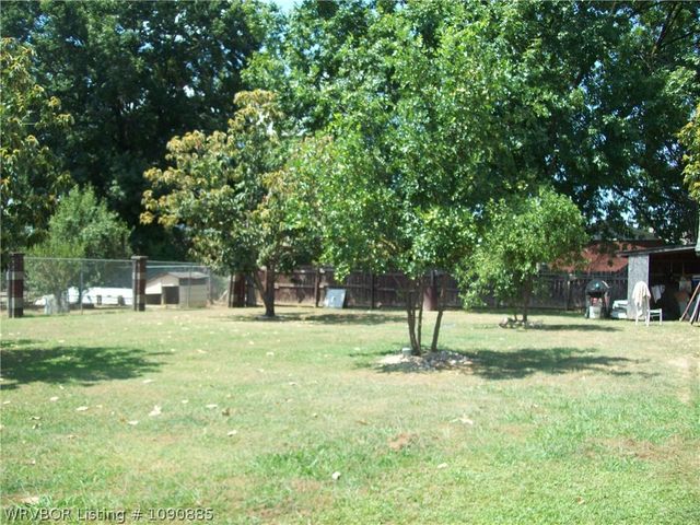 3911 Hollis Drive, Van Buren, AR 72956