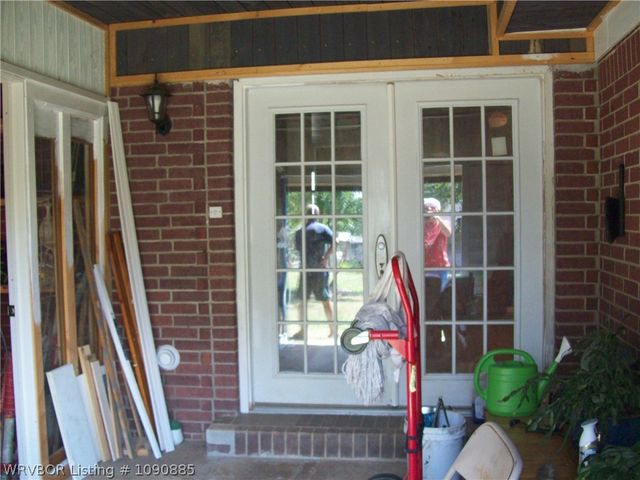 3911 Hollis Drive, Van Buren, AR 72956