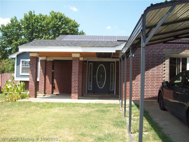 3911 Hollis Drive, Van Buren, AR 72956