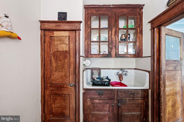 5911 E ROOSEVELT BLVD, Philadelphia, PA 19149