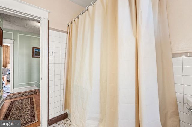 5911 E ROOSEVELT BLVD, Philadelphia, PA 19149