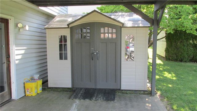 2519 Burrows St, Palmer Twp, PA 18045