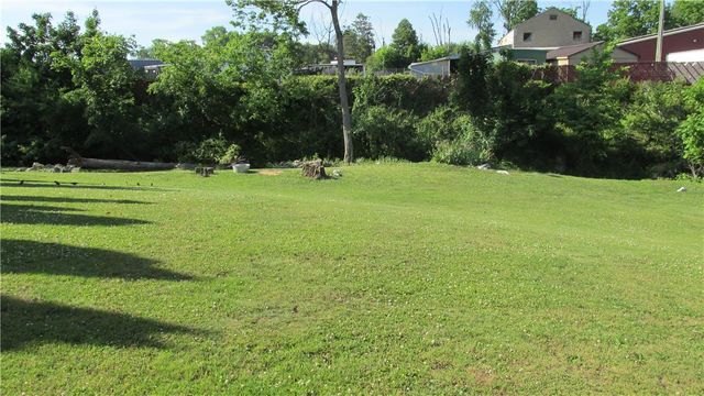 2519 Burrows St, Palmer Twp, PA 18045