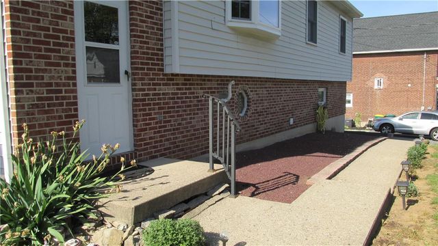 2519 Burrows St, Palmer Twp, PA 18045