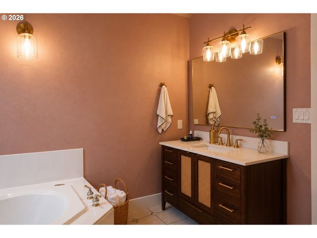 20471 Sw ROY ROGERS Rd, Sherwood, OR 97140