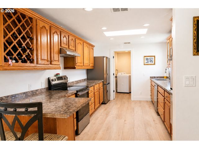20471 Sw ROY ROGERS Rd, Sherwood, OR 97140