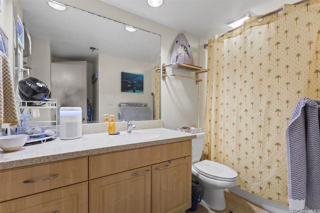 229 Paoakalani Avenue 1705, Honolulu, HI 96815