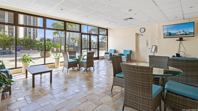 229 Paoakalani Avenue 1705, Honolulu, HI 96815