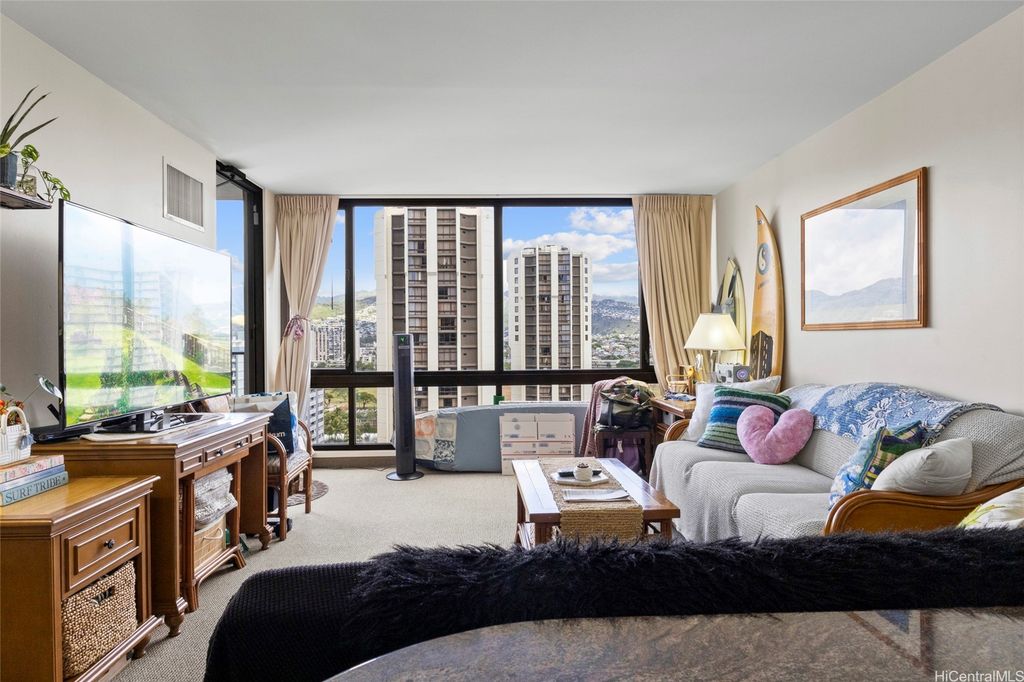 229 Paoakalani Avenue 1705, Honolulu, HI 96815