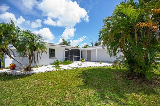 352 OAK STREET, Englewood, FL 34223