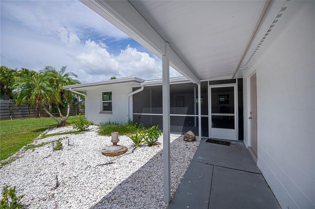 352 OAK STREET, Englewood, FL 34223