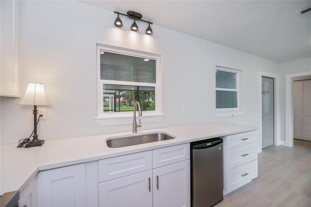 352 OAK STREET, Englewood, FL 34223