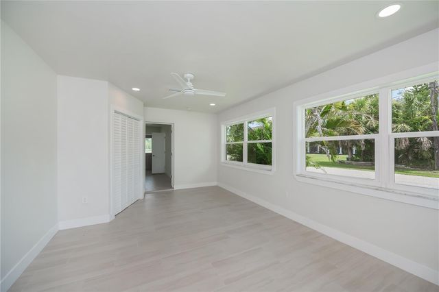 352 OAK STREET, Englewood, FL 34223