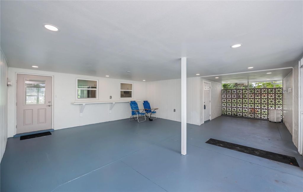 Image 15 of property listing at 352 OAK STREET, Englewood, FL 34223