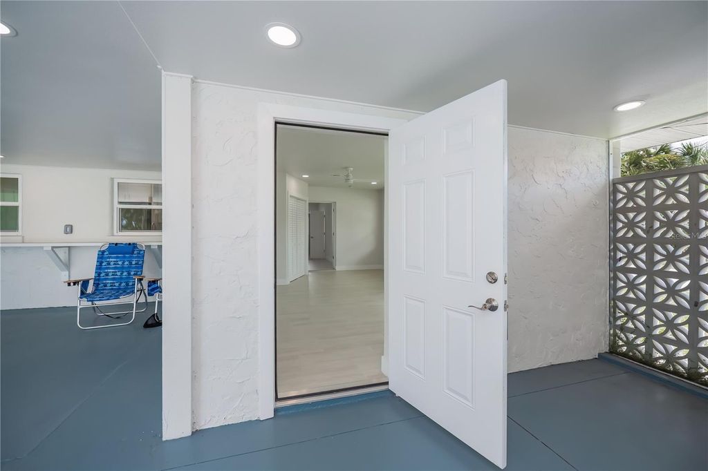 Image 35 of property listing at 352 OAK STREET, Englewood, FL 34223