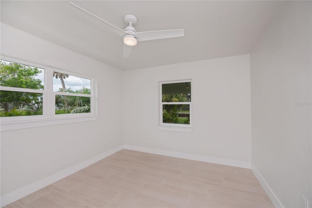 Image 42 of property listing at 352 OAK STREET, Englewood, FL 34223