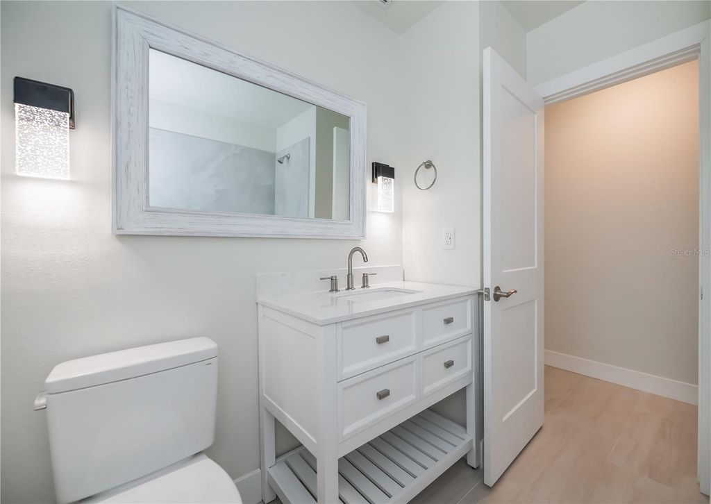 Image 47 of property listing at 352 OAK STREET, Englewood, FL 34223