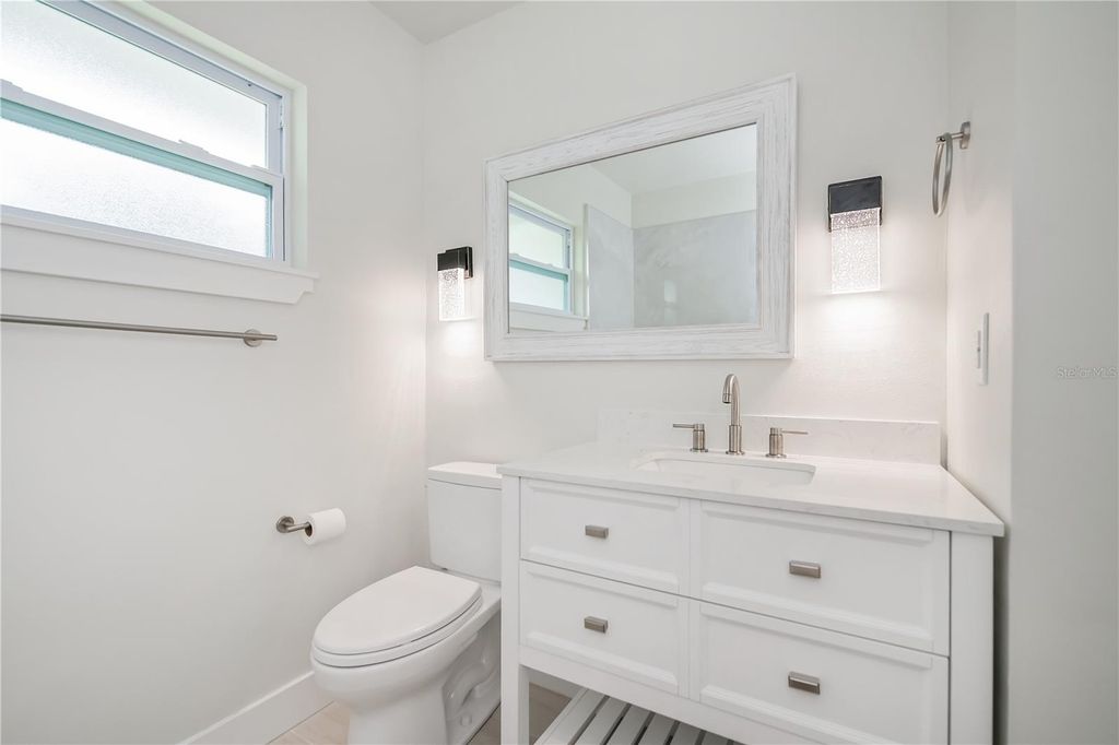 Image 49 of property listing at 352 OAK STREET, Englewood, FL 34223