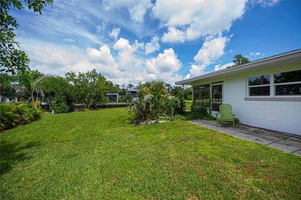 Image 61 of property listing at 352 OAK STREET, Englewood, FL 34223