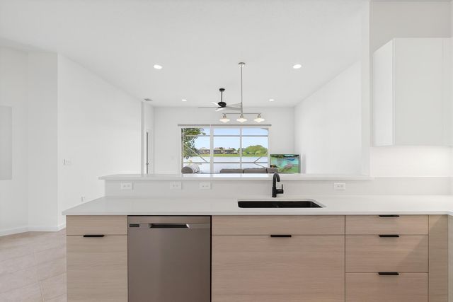 154 Berenger Walk, Royal Palm Beach, FL 33414