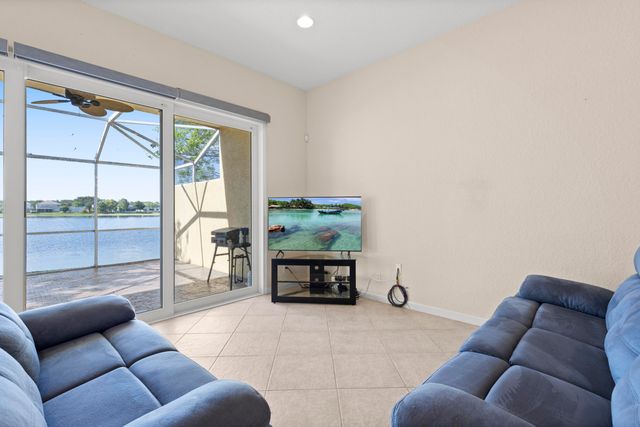 154 Berenger Walk, Royal Palm Beach, FL 33414