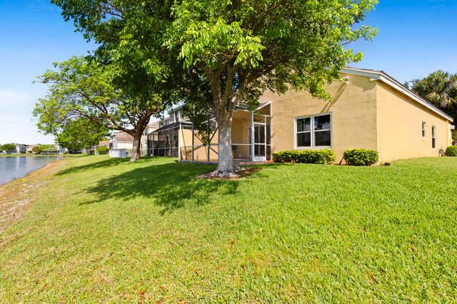 154 Berenger Walk, Royal Palm Beach, FL 33414