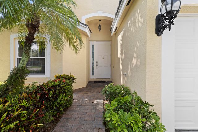 154 Berenger Walk, Royal Palm Beach, FL 33414