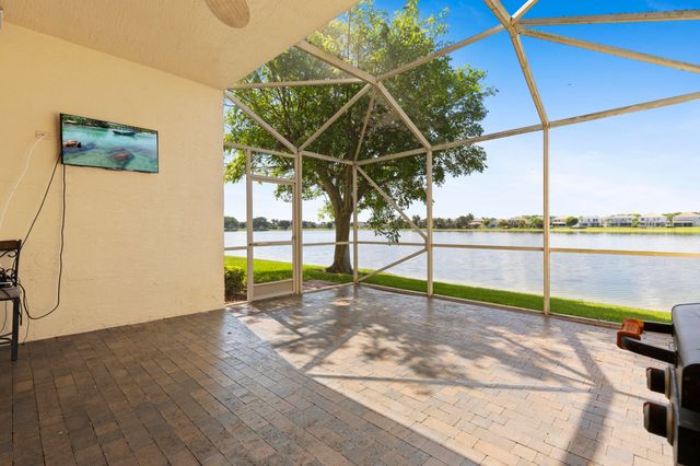 154 Berenger Walk, Royal Palm Beach, FL 33414
