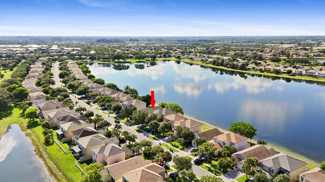 154 Berenger Walk, Royal Palm Beach, FL 33414