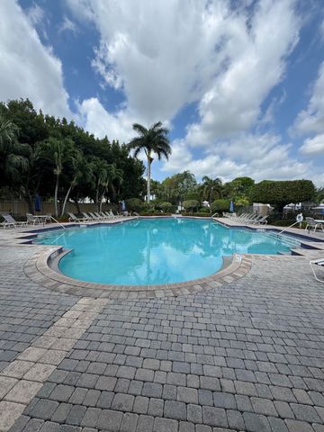 154 Berenger Walk, Royal Palm Beach, FL 33414