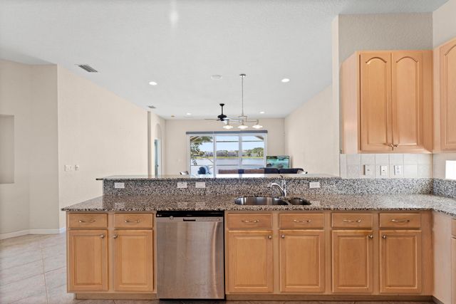 154 Berenger Walk, Royal Palm Beach, FL 33414