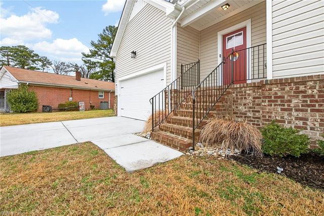 1014 Mains Creek RD, Chesapeake, VA 23320