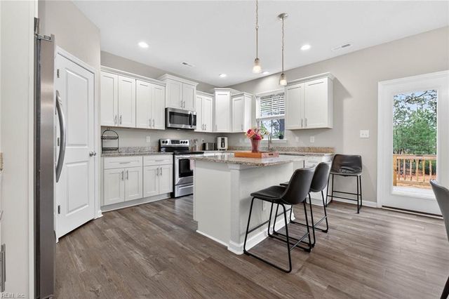 1014 Mains Creek RD, Chesapeake, VA 23320