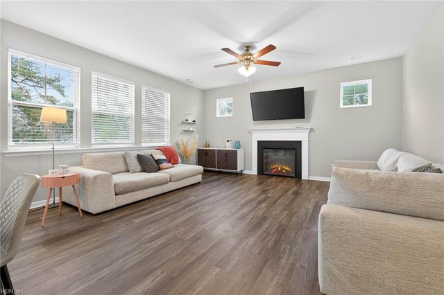 1014 Mains Creek RD, Chesapeake, VA 23320