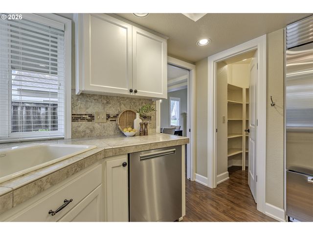 10680 Sw KIOWA Ct, Tualatin, OR 97062