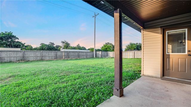 421 Capri Street, Centerton, AR 72719