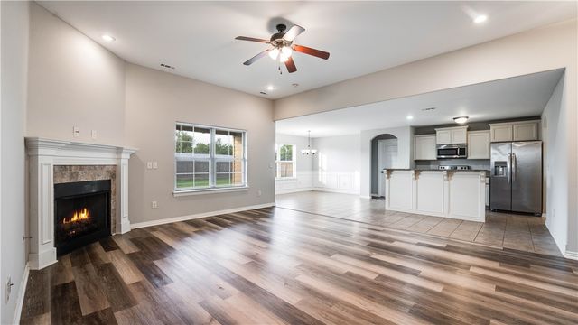421 Capri Street, Centerton, AR 72719