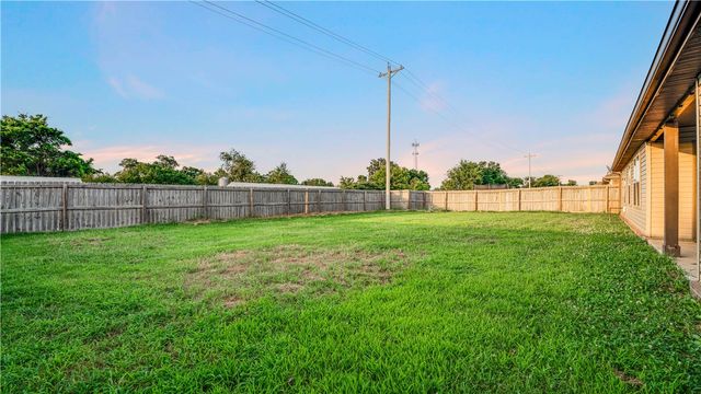 421 Capri Street, Centerton, AR 72719