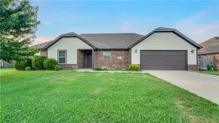 421 Capri Street, Centerton, AR 72719